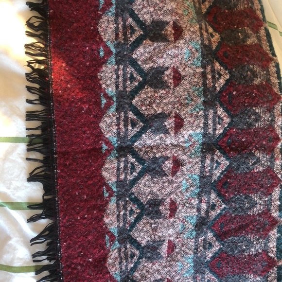 Printed Large Scarf Throw Wrap - Picture 3 of 3